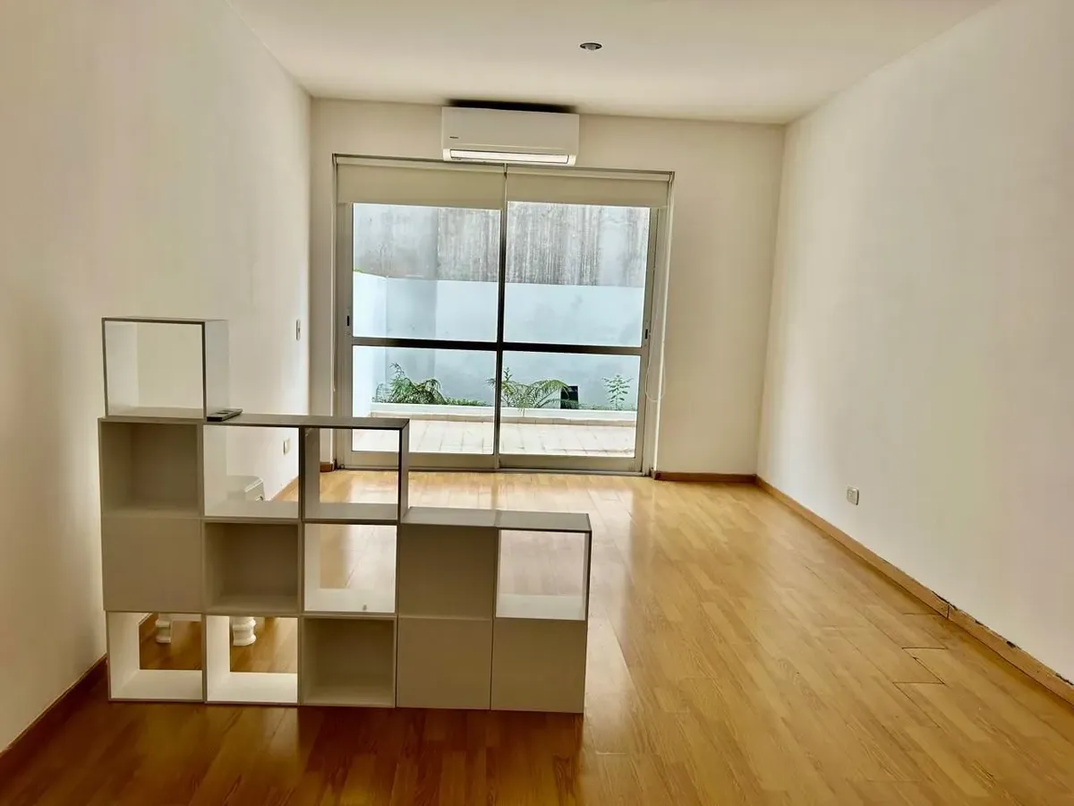 Studio apartment with private patio in Almagro