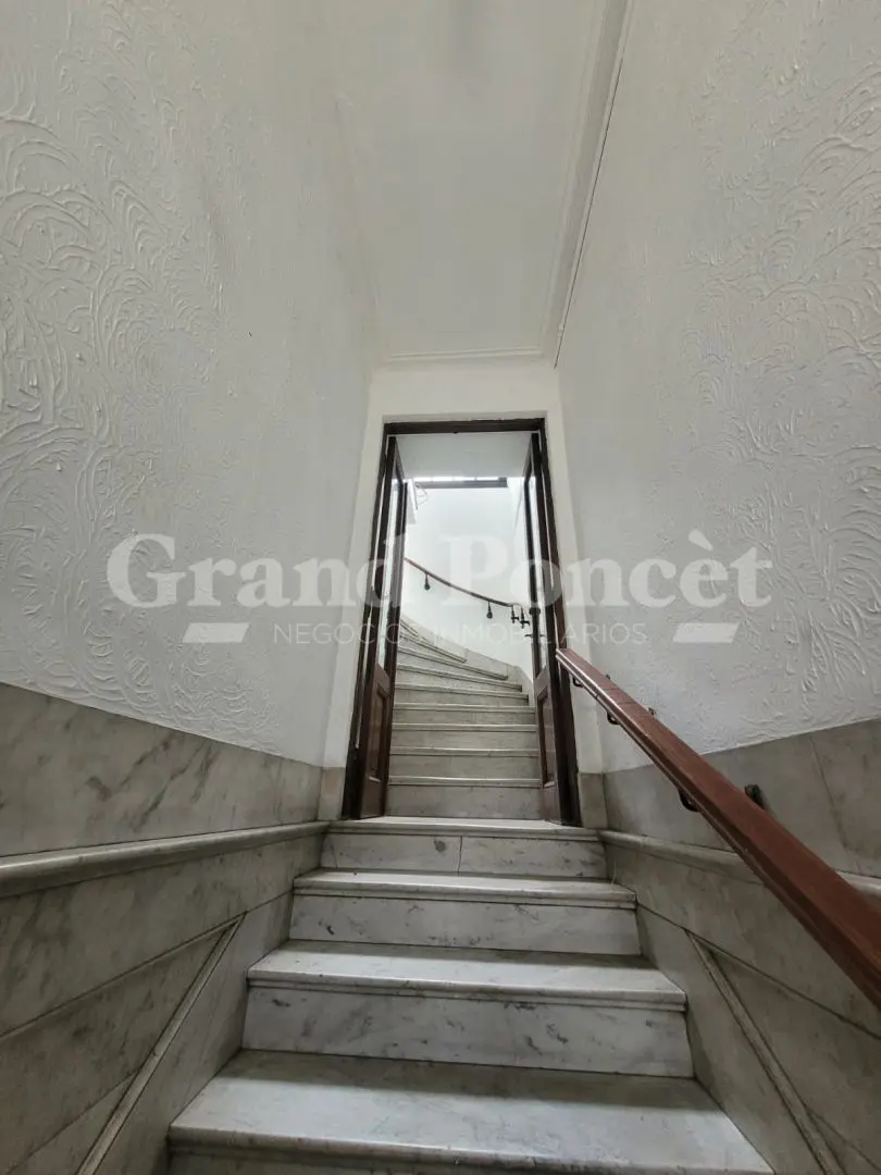 Three-bedroom PH with patio in San Telmo