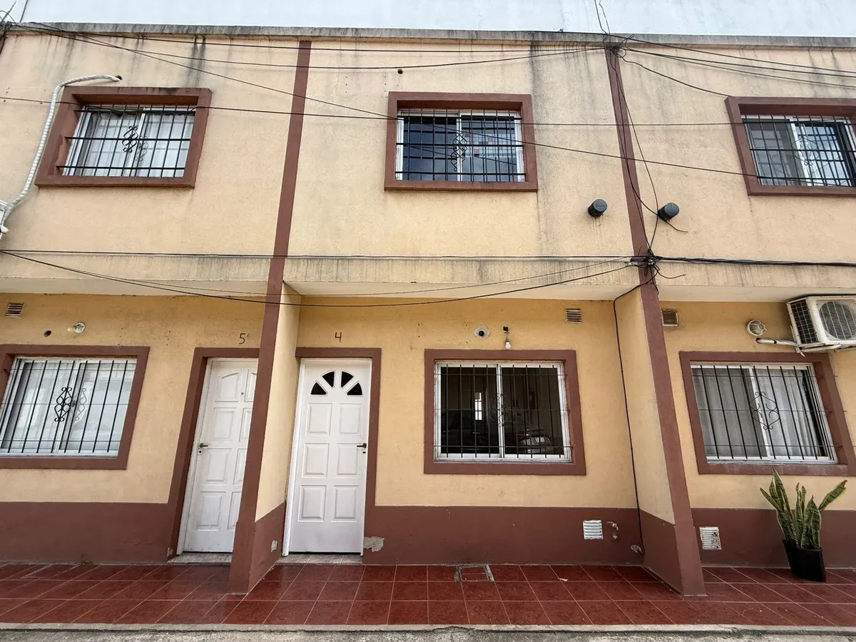 Se Alquila Duplex De 3 Ambientes Con Espacio Guarda Coche En San Miguel