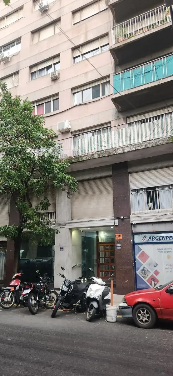 Departamento de 3 ambientes en Almagro con balcón y vista al río