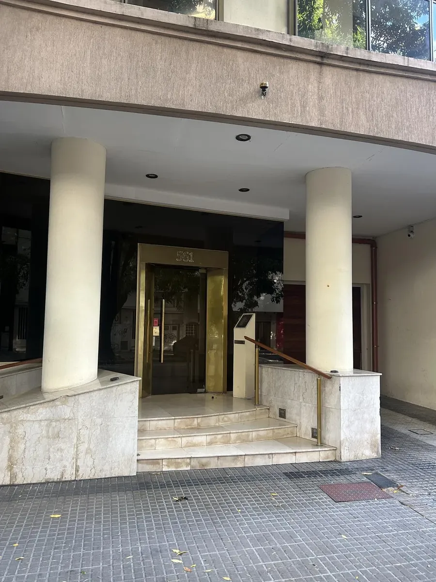 Apartamento de 2 ambientes com estúdio