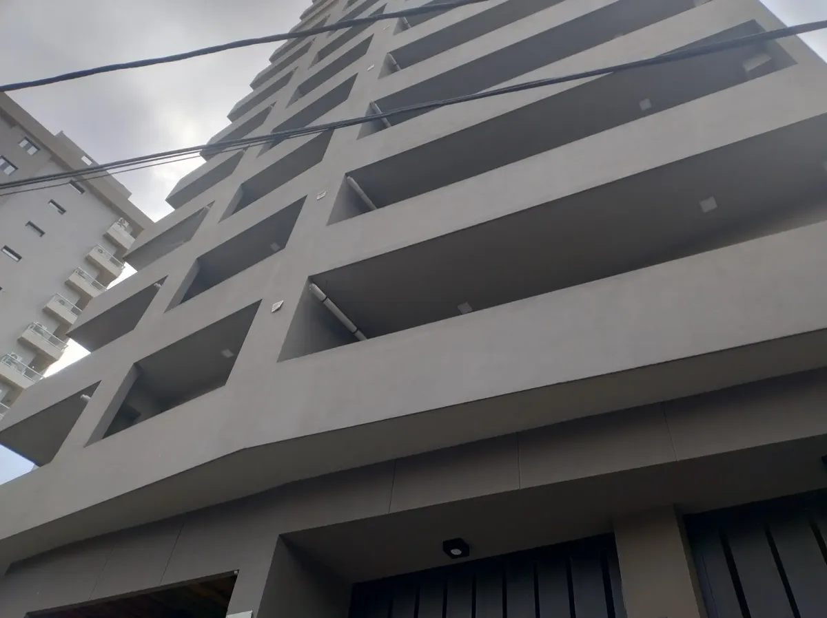 Monoambiente a estrenar con balcón en Lomas de Zamora