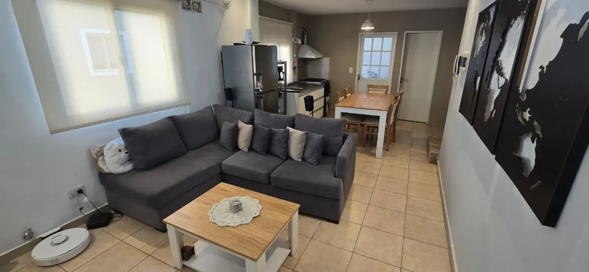 Two-bedroom duplex apartment in Villa Luzuriaga, La Matanza