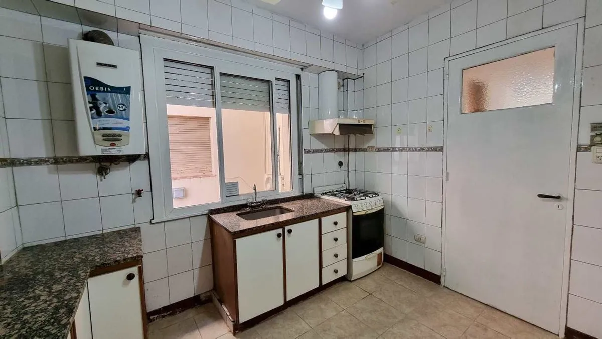 Apartamento de dois ambientes com 1 quarto para alugar em Liniers