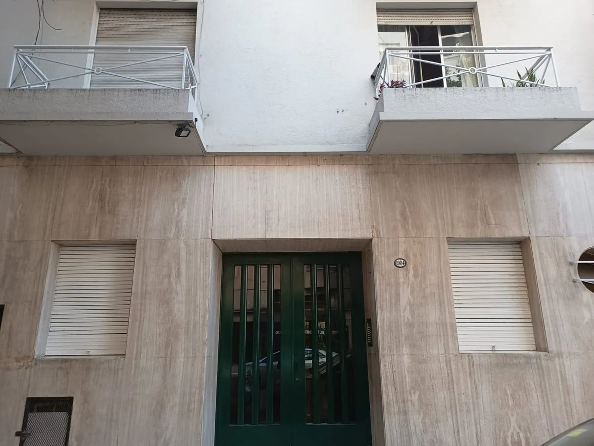 Two-room apartment with office space in Recoleta