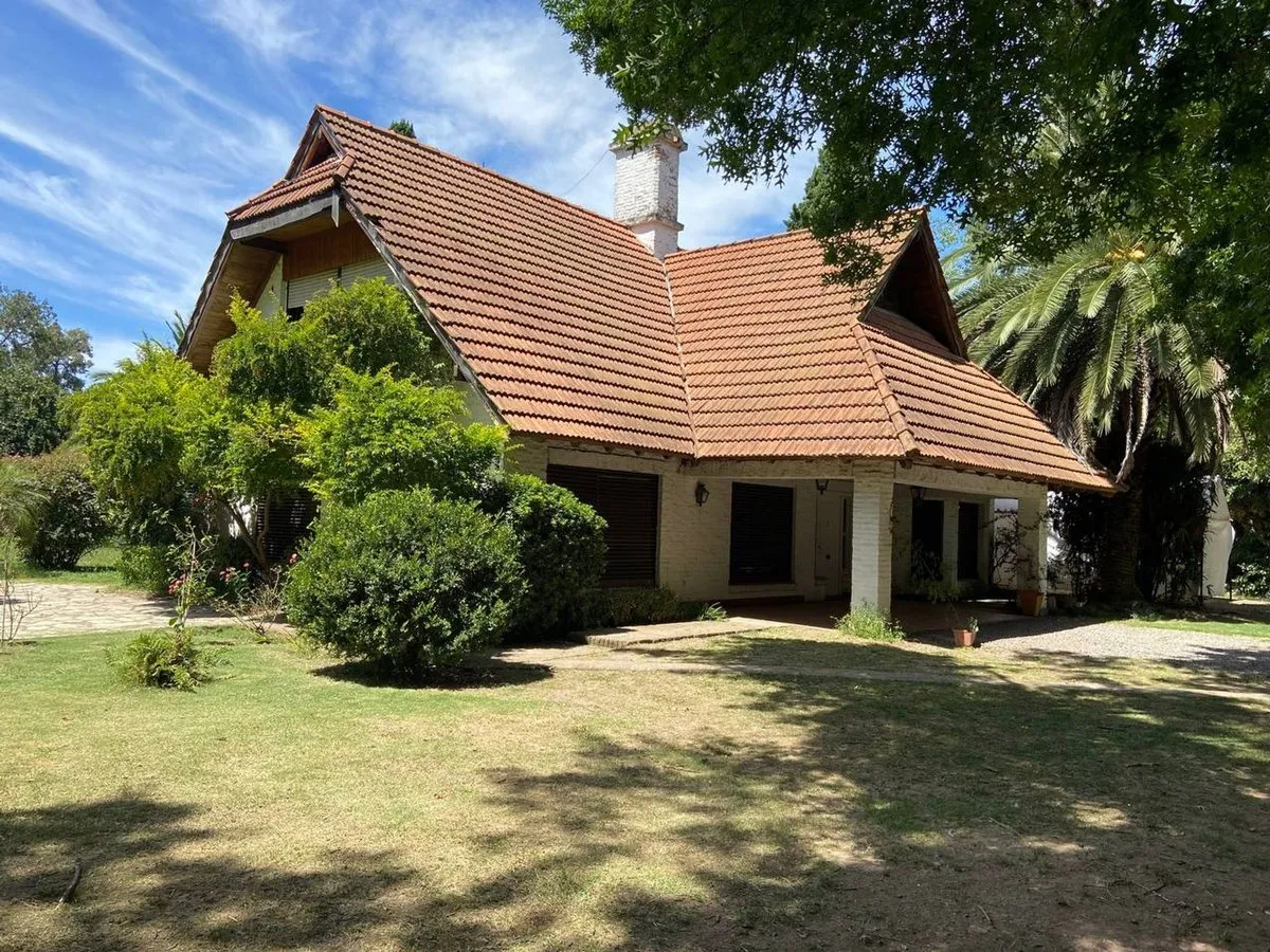 Four-bedroom professional apartment in Del Viso, Pilar