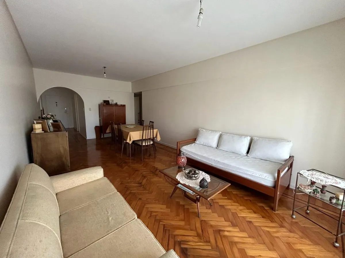 Apartamento de quatro ambientes com 3 dormitórios em General San Martín