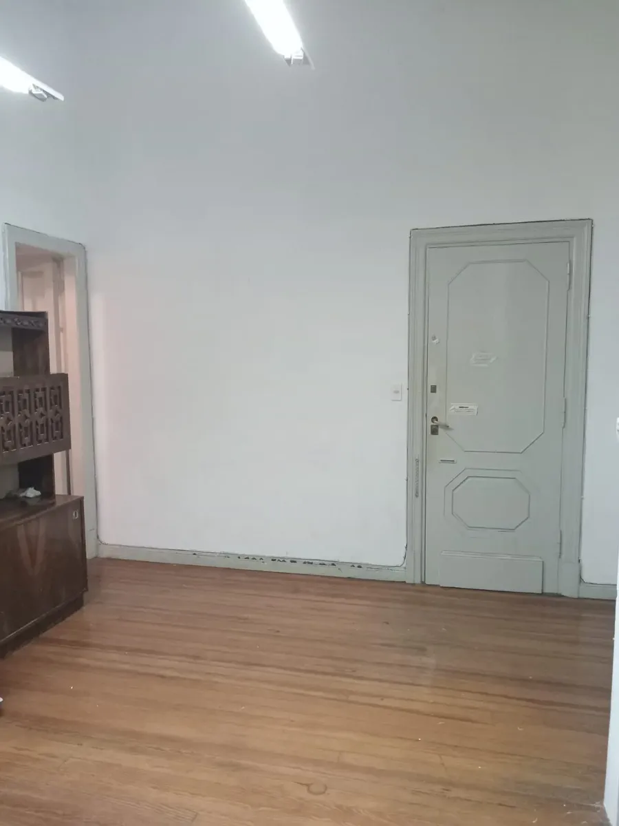Apartamento de 2 dormitórios para uso profissional em Balvanera