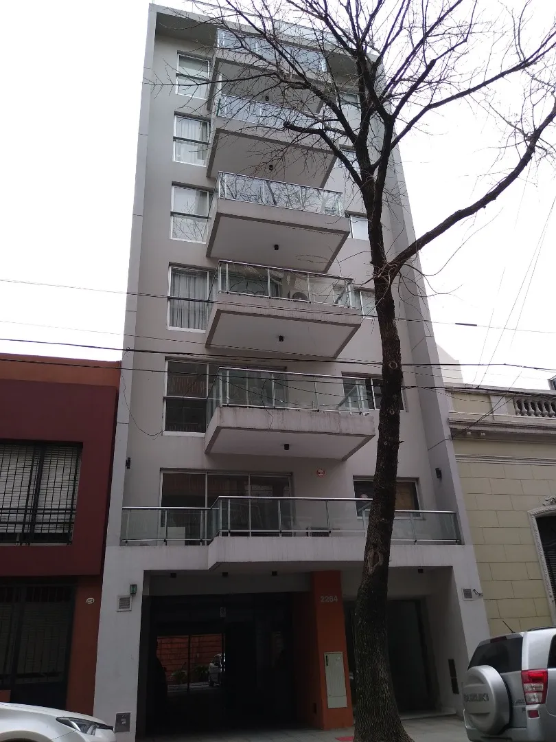 Полуэтажная квартира с балконом и мебелью в Palermo