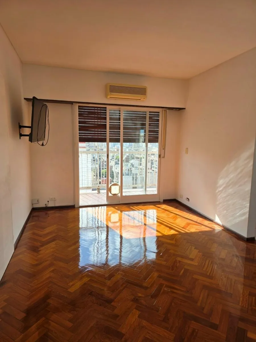 Two-bedroom apartment with open views in Belgrano