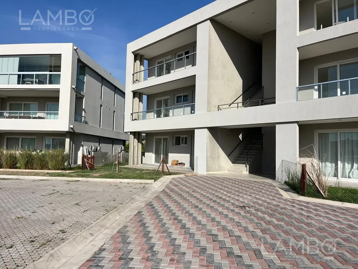 Аренда трёхспальной квартиры Town Houses Pilara в Pilar
