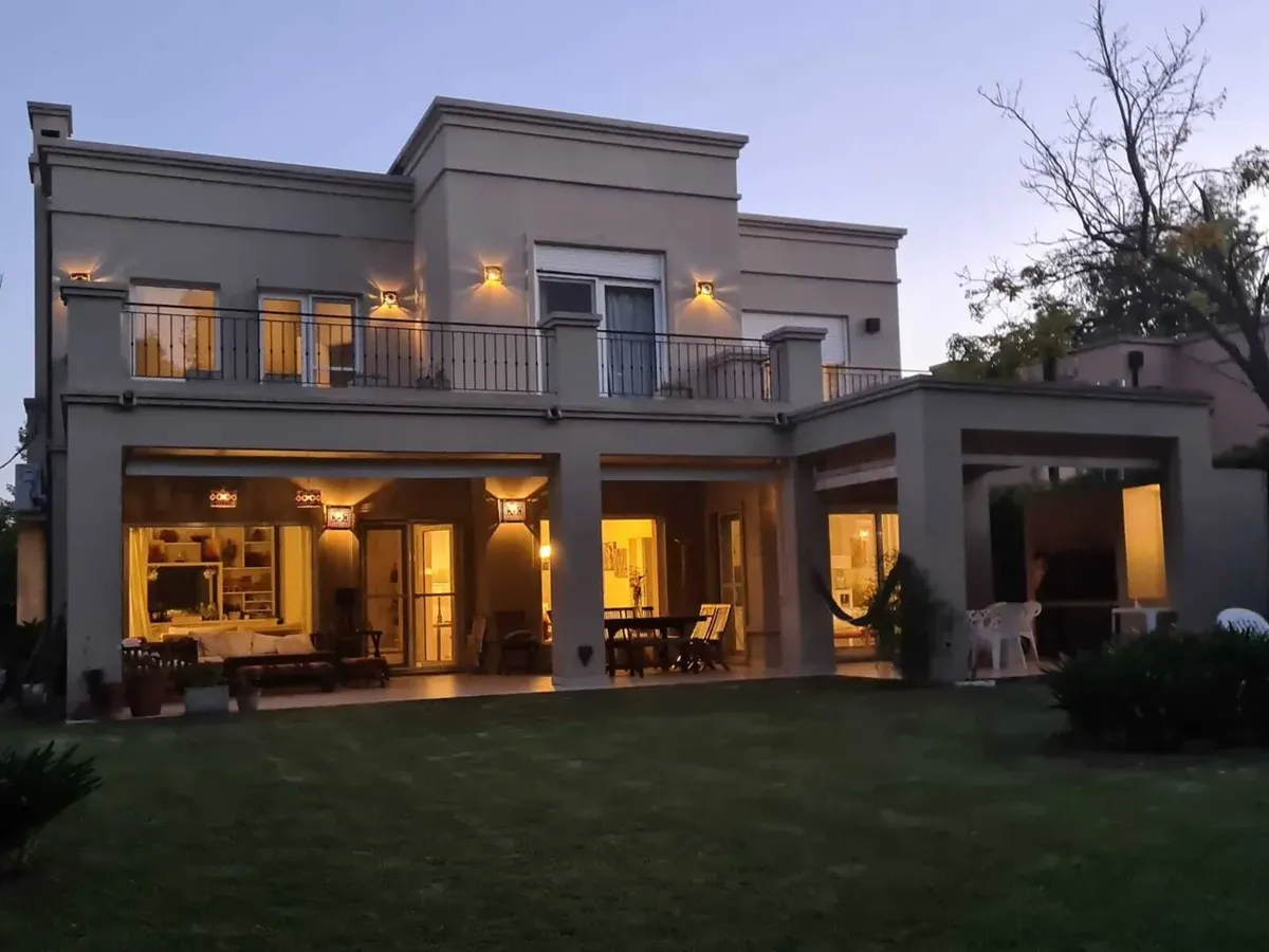 Четырёхспальная casa chalet в alquiler в Santa Barbara, Tigre