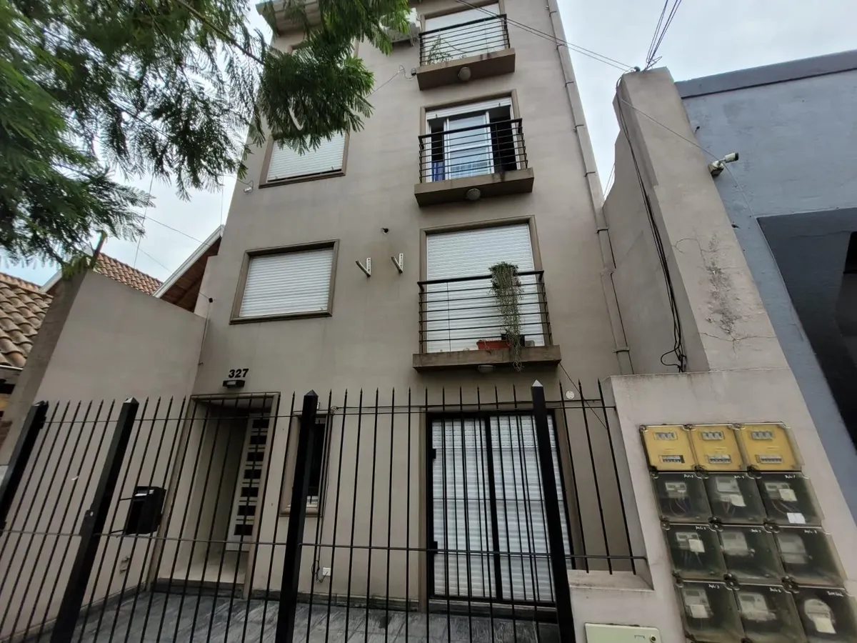 Unfurnished studio apartment in Morón