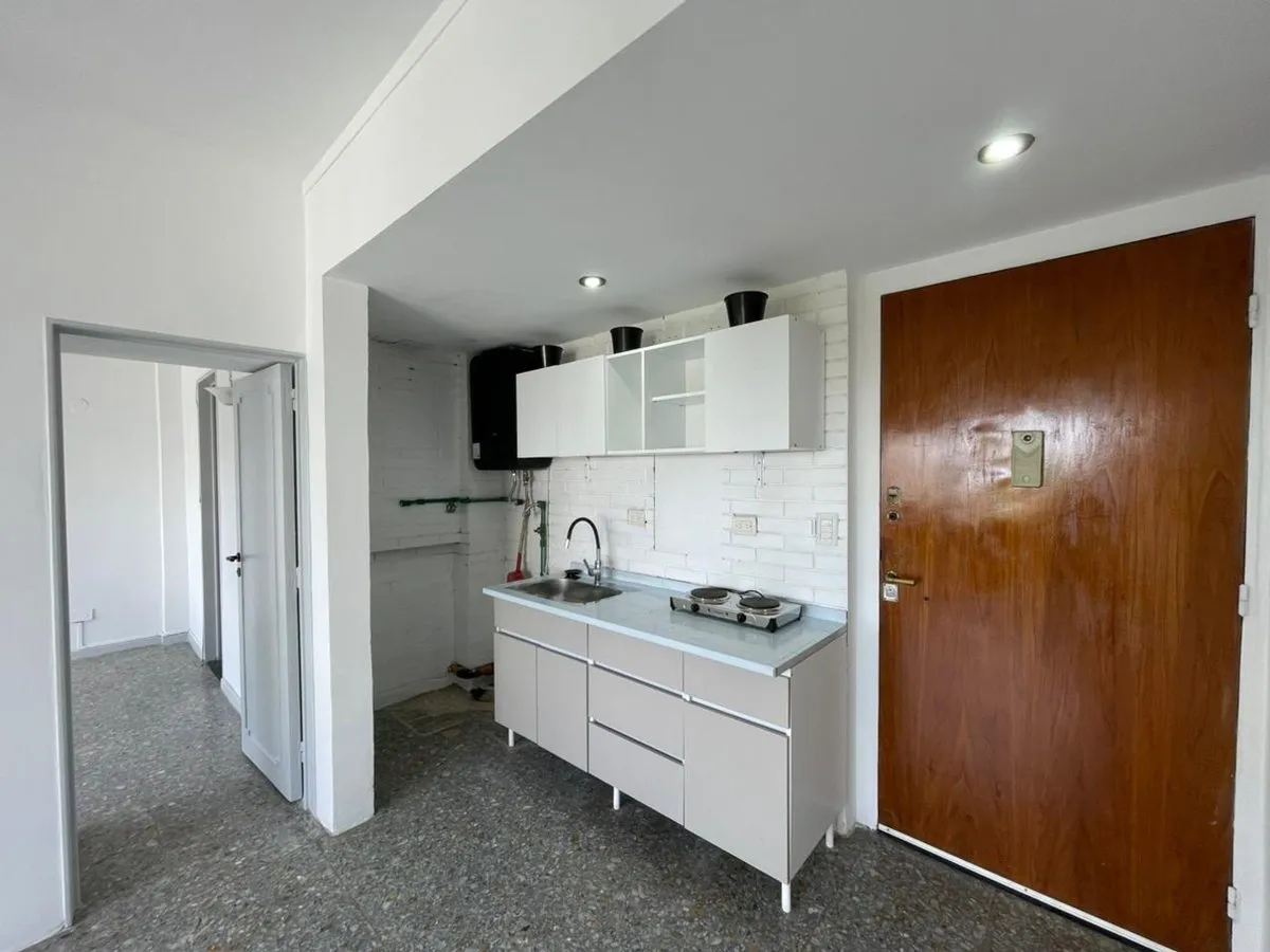 Two-room apartment with balcony in Olivos