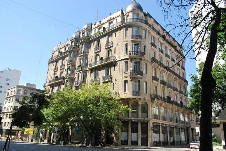 Departamento de 2 ambientes reciclado en Monserrat