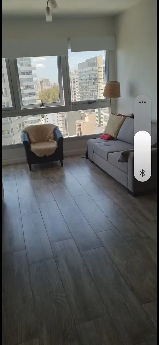 Two-room apartment with parking in Olivos