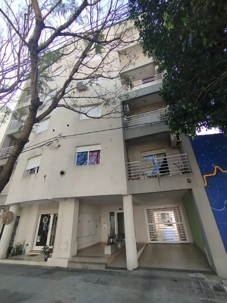 Apartamento de 1 dormitório de fundos em La Plata