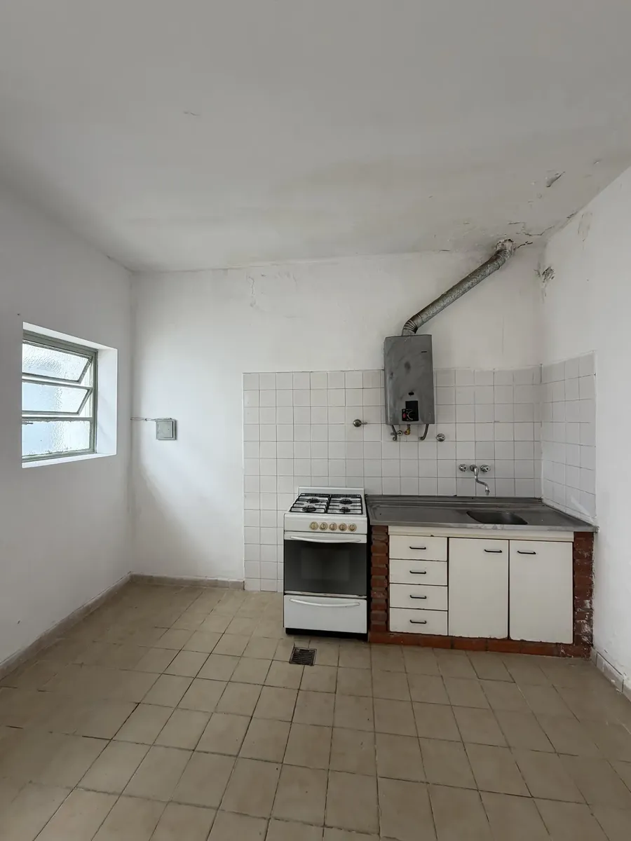 PH de 2 ambientes con patio en Parque Patricios