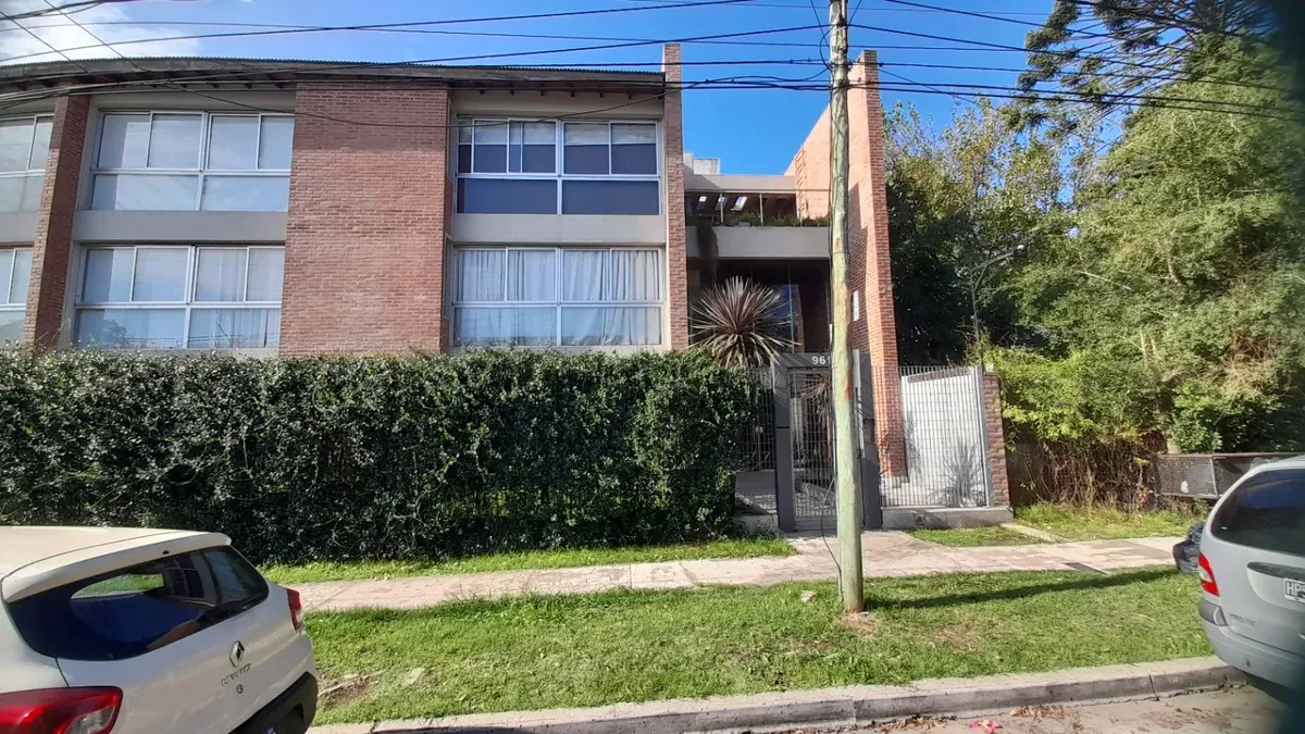 Kitnet em Ituzaingó Norte, de fundos