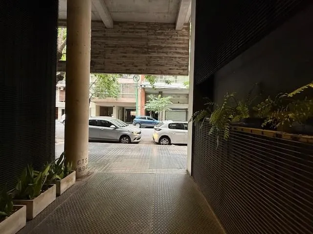 Studio apartment with private courtyard in Núñez