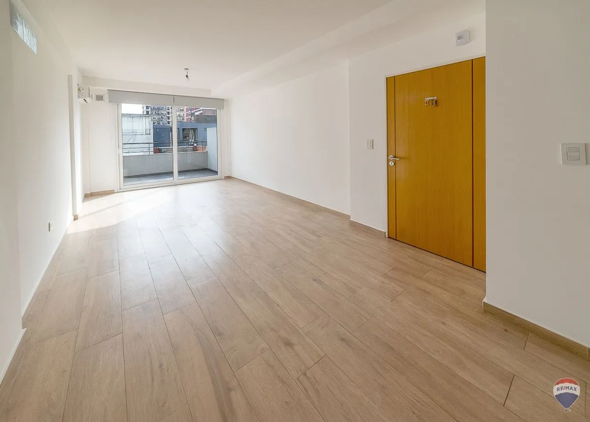 Departamento de 2 ambientes con 2 balcones en Belgrano