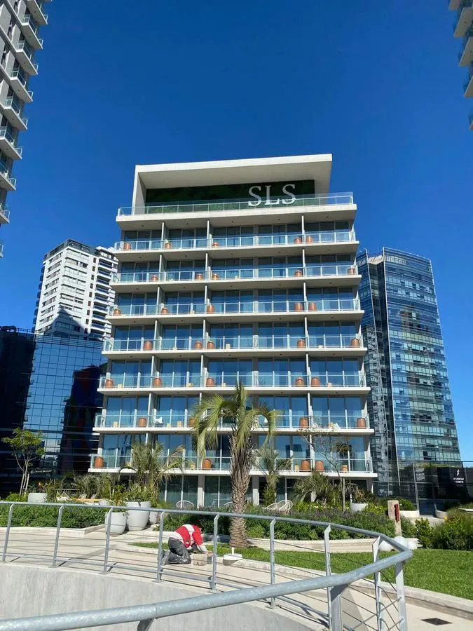 Квартира с 2 комнатами в Puerto Madero в SLS LUX с парковочным местом