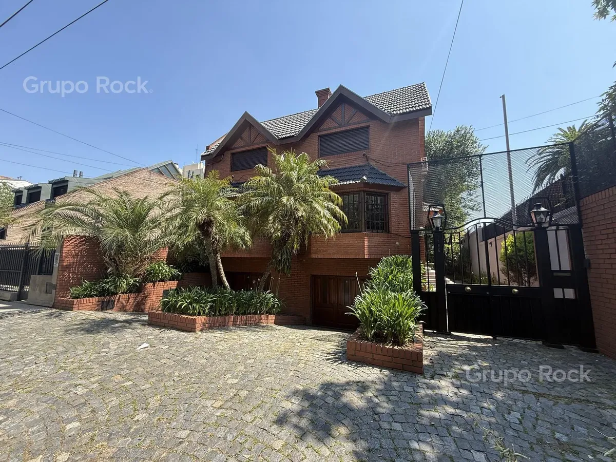 Casa de frente para a Embaixada da Hungria em Belgrano