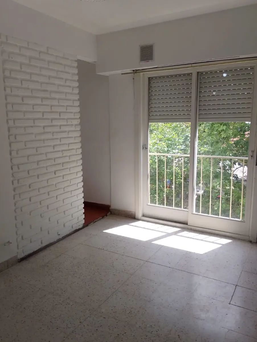 Two-room apartment at the front in La Matanza, near Ramos Mejía station