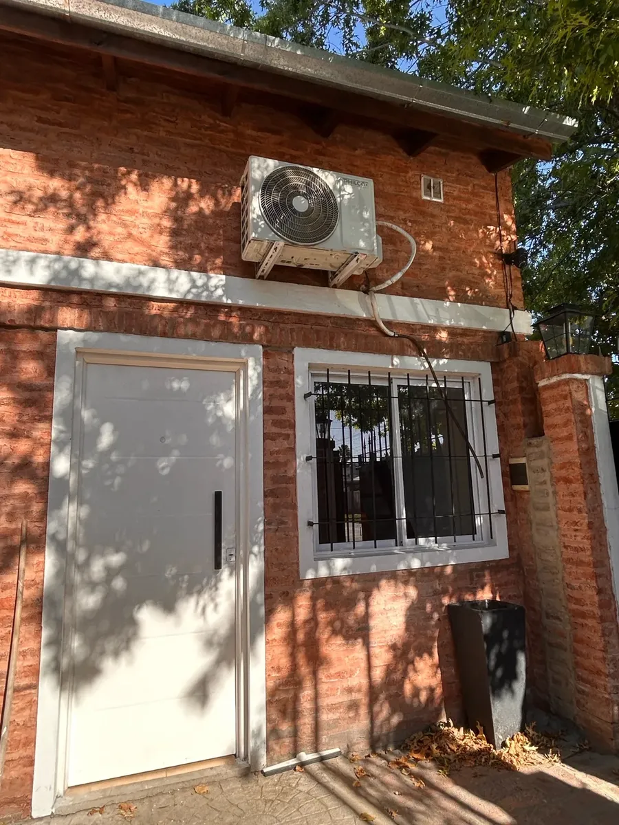 Monoambiente con entrepiso en San Miguel