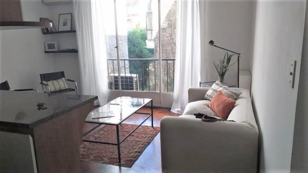 Apartamento de 2 ambientes mobiliado com 1 dormitório em Recoleta