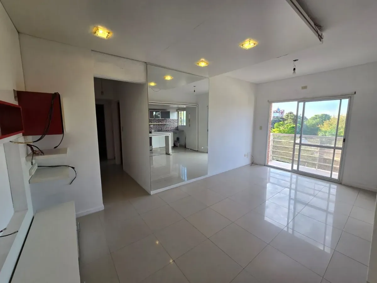 Two-bedroom apartment in Ciudad Jardín, Tres de Febrero