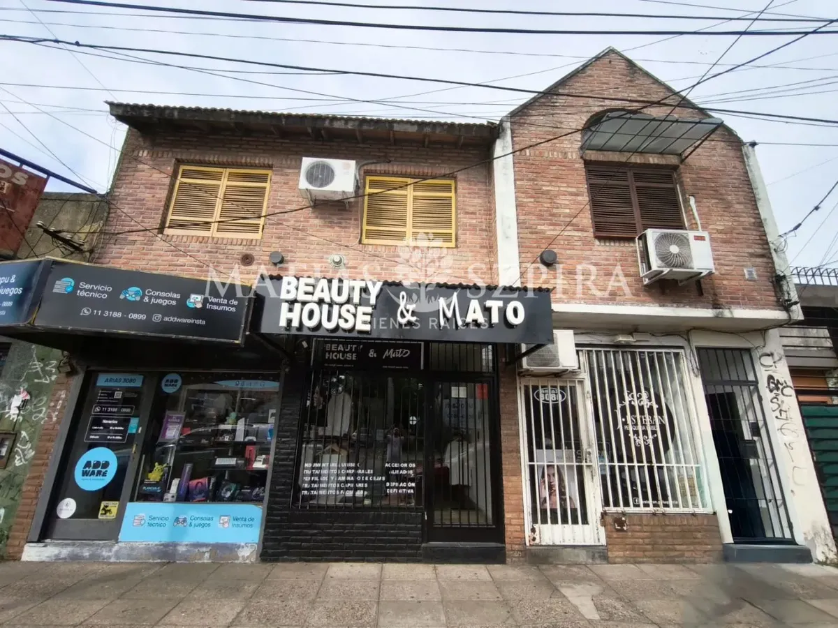 Apartamento de dois quartos em Castelar
