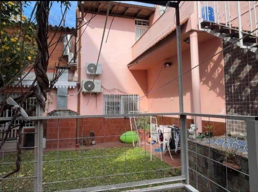 Дом с садом и тёплой печью-барбекю в Villa Pueyrredón