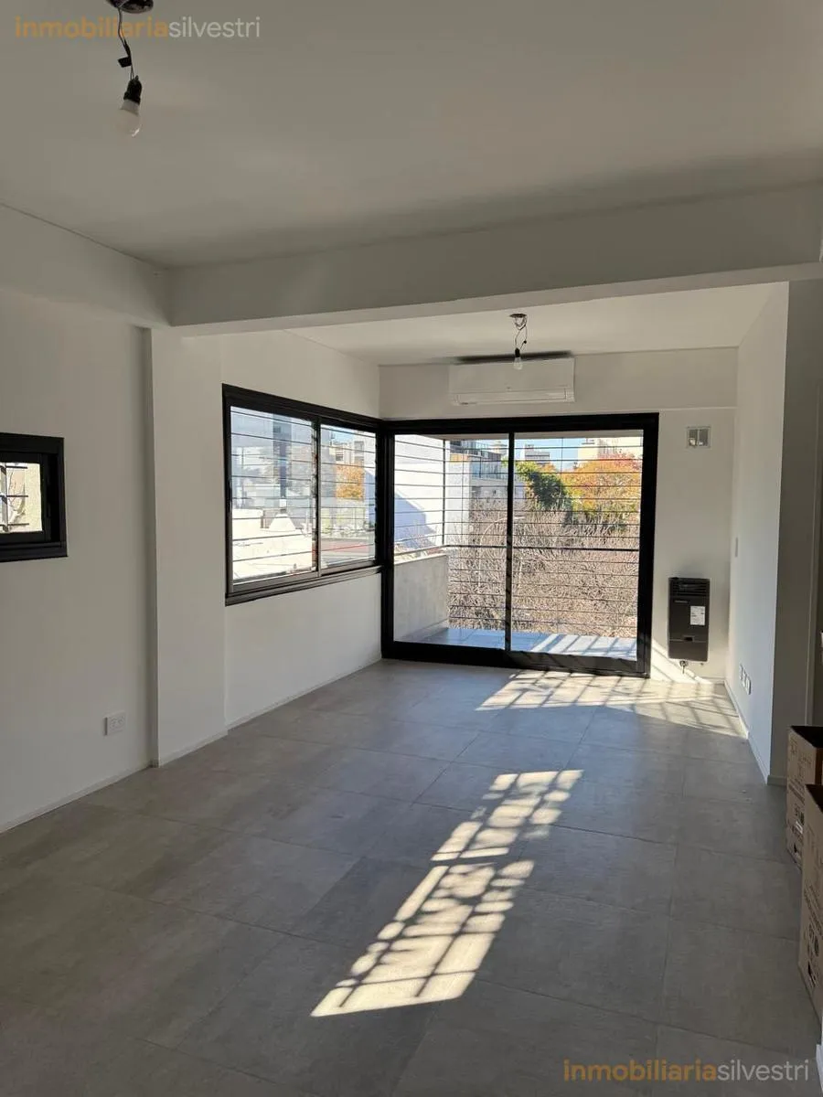 Departamento de 2 ambientes con cochera en Parque Chas