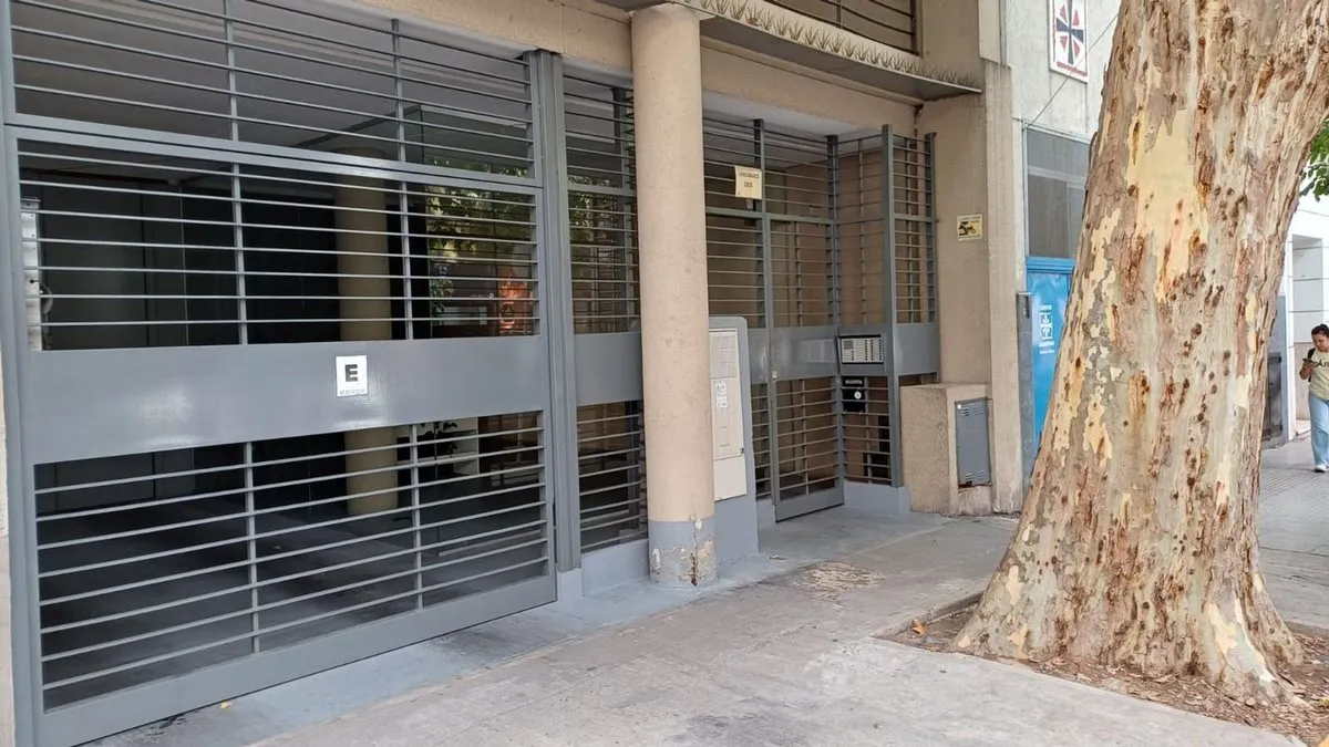 Studio apartment with covered terrace balcony in San Telmo
