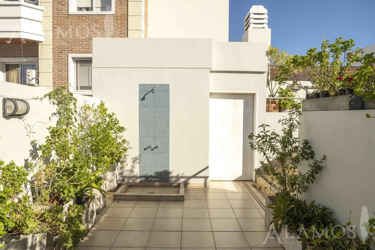 Apartamento de dois ambientes com vaga de garagem semi-mobiliado em La Matanza