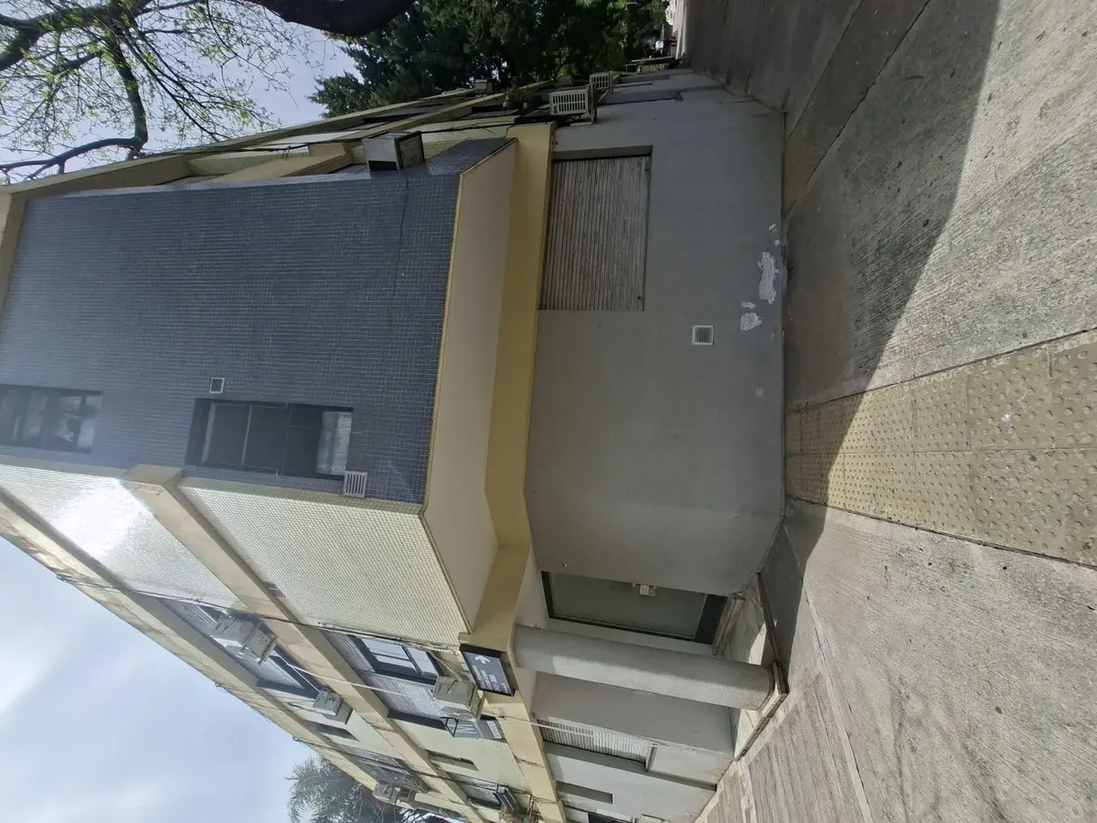 Квартира с 1 спальней в Villa Devoto, первый уровень с окнами на улицу