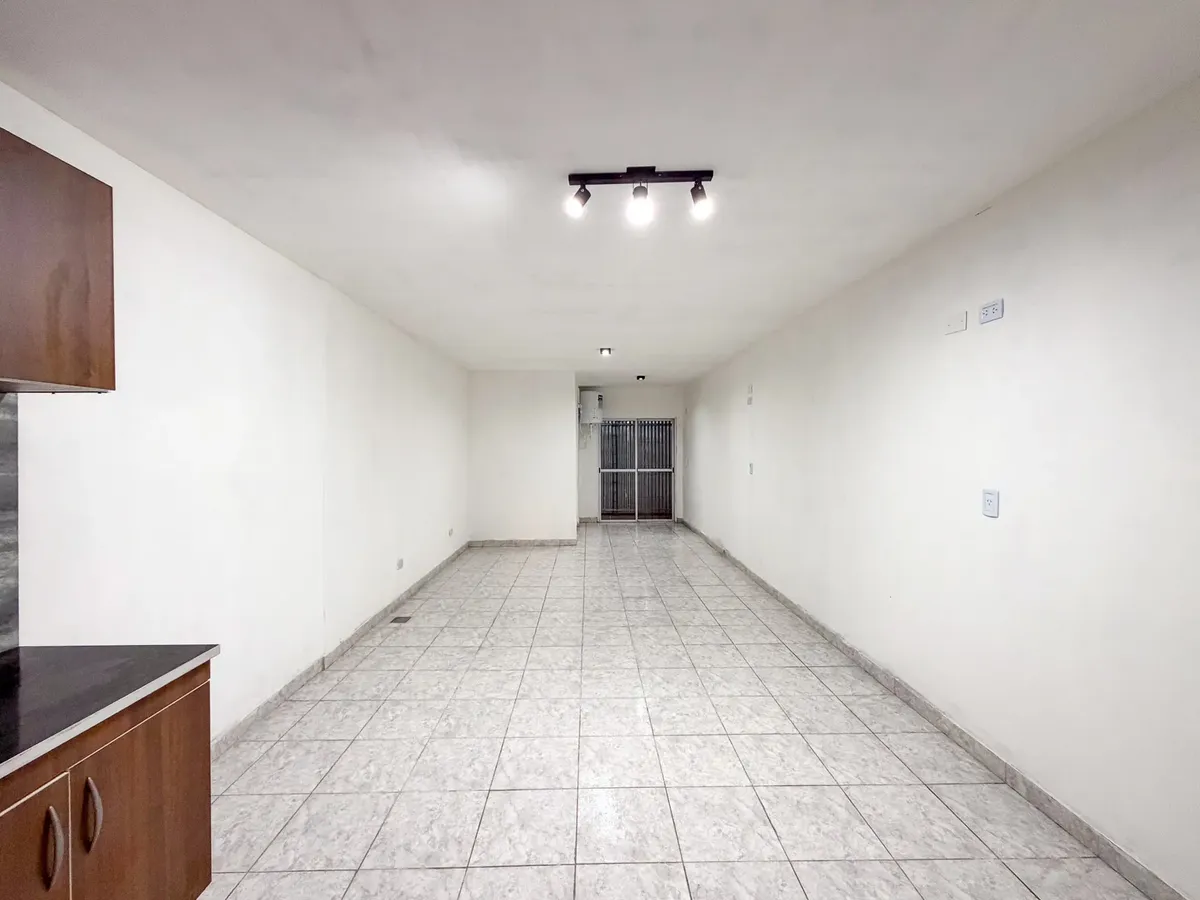 Kitnet novo com entrada independente em La Matanza