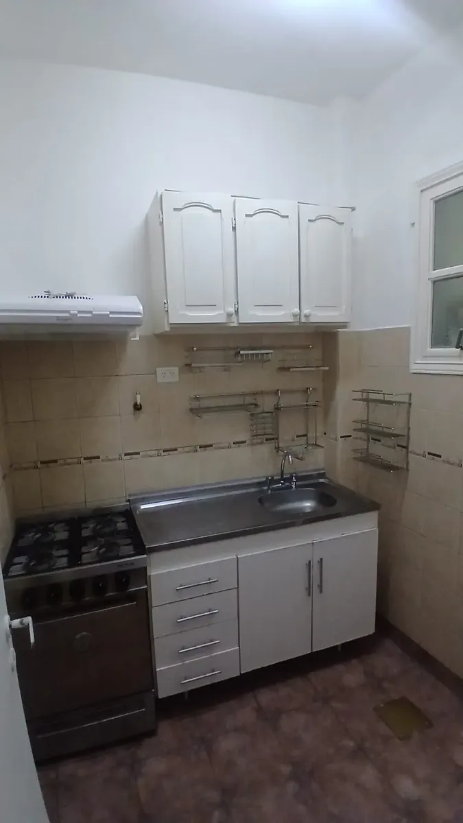 Apartamento de três ambientes com 2 quartos para alugar em Caballito