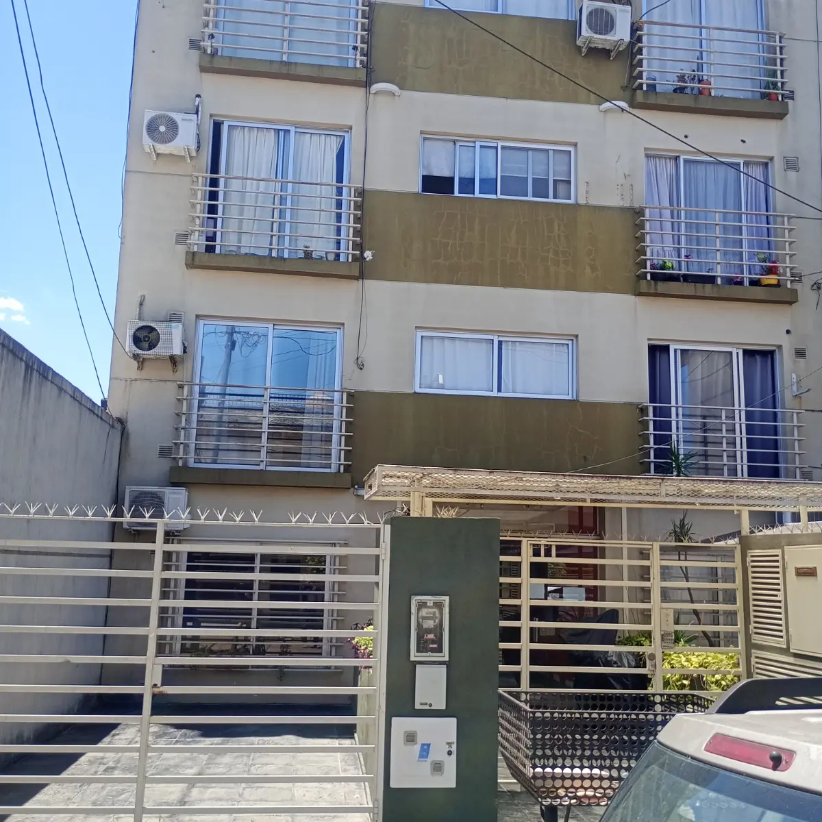 Apartamento térreo com acesso pela rua em Lomas del Mirador