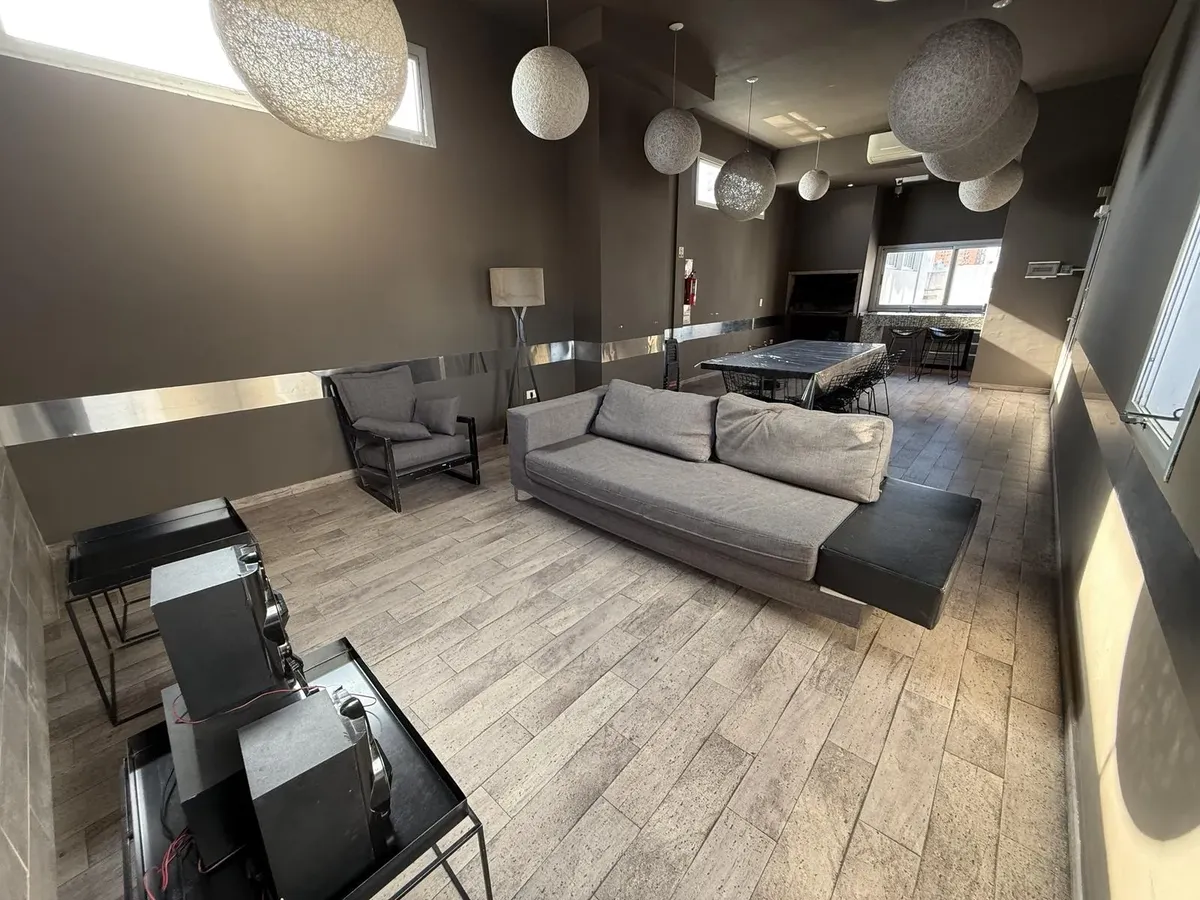 Departamento de 2 ambientes con balcón en Colegiales