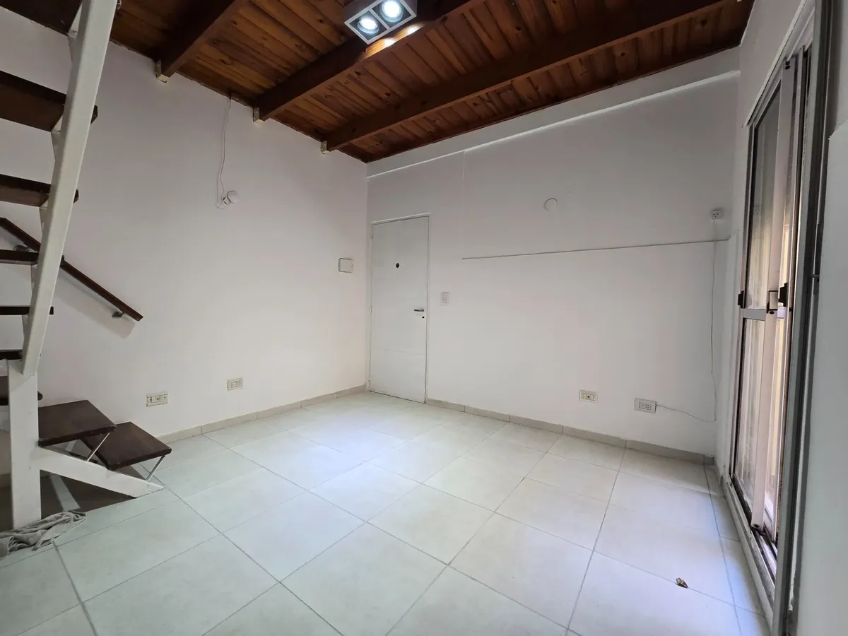 Двухкомнатная квартира в La Boca с 1 спальней и собственным патио