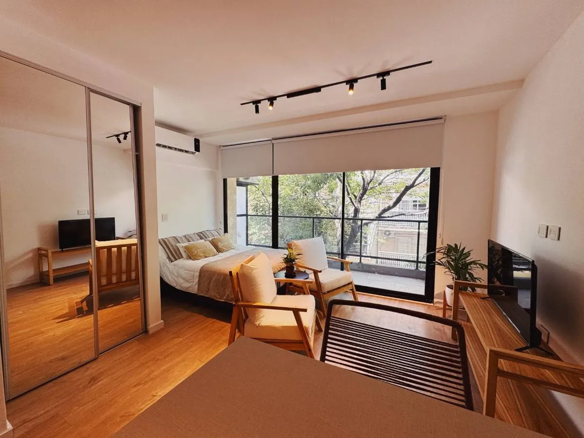 Studio apartment with balcony for short-term rent in Belgrano