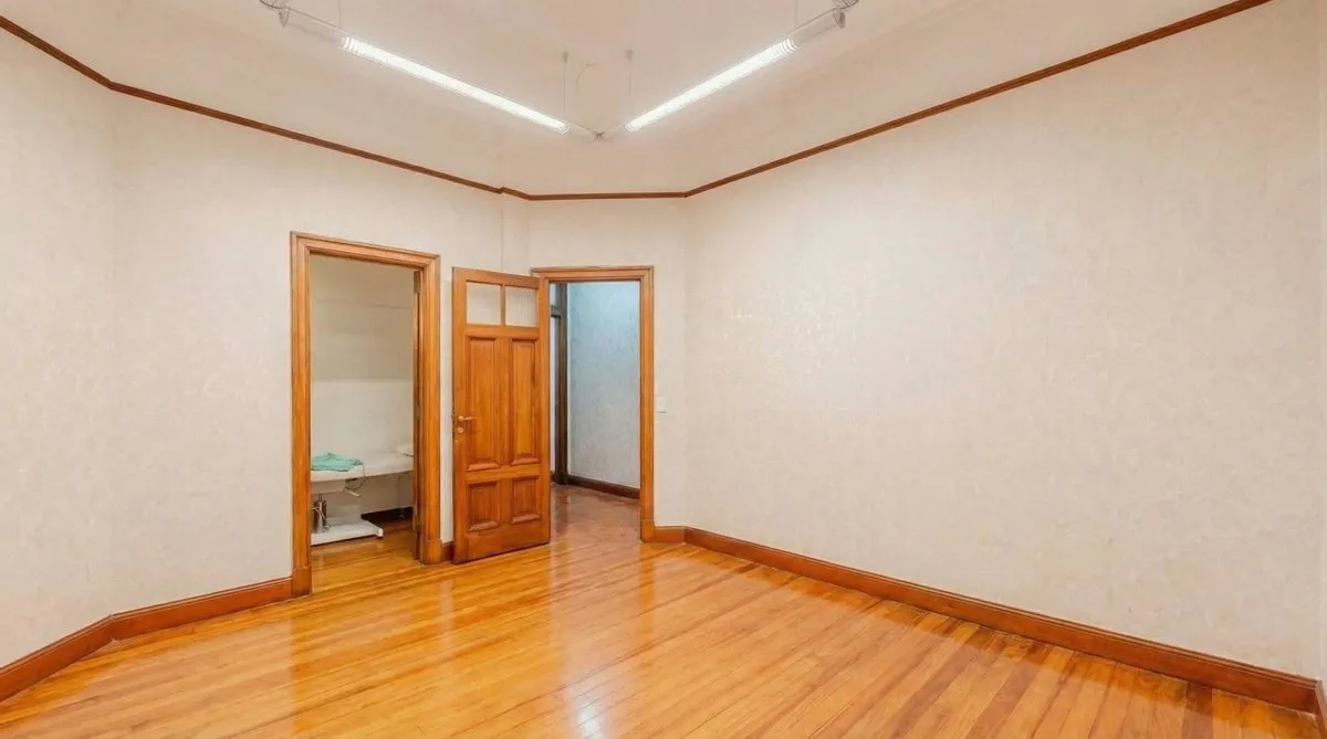 Apartamento de três ambientes para uso profissional em Caballito