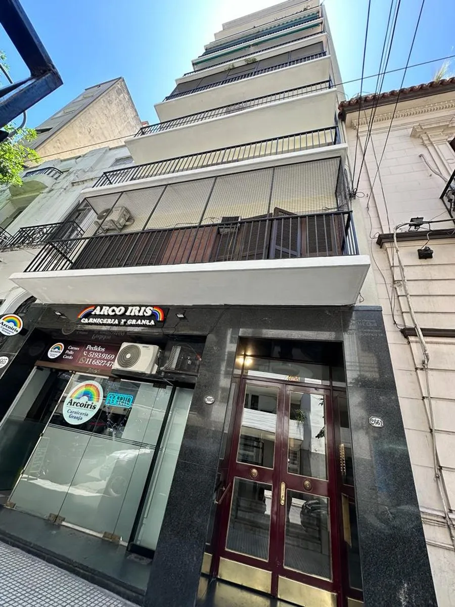 Аренда квартиры с 3 комнатами и зависимостью в Recoleta