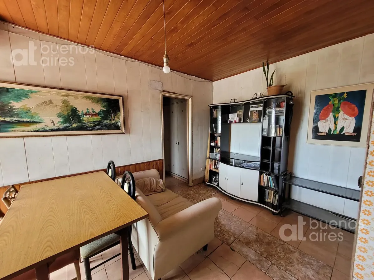 Departamento de 4 ambientes con balcón en Parque Patricios