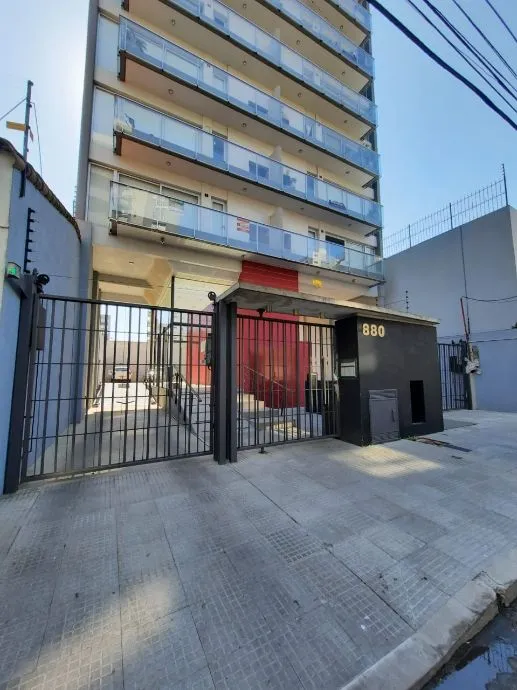 Полуэтажная квартира с 1 спальней в Quilmes Centro