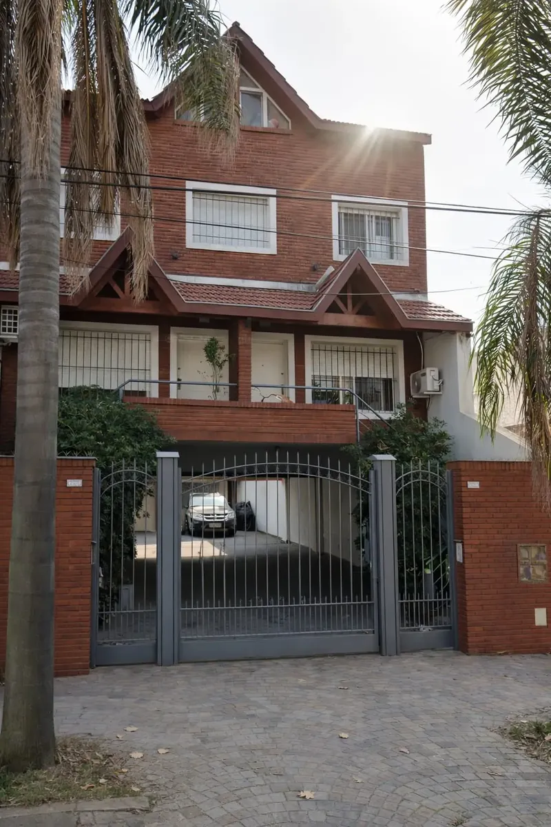 Duplex triplex apartment with 2 bedrooms in Olivos, Vicente López