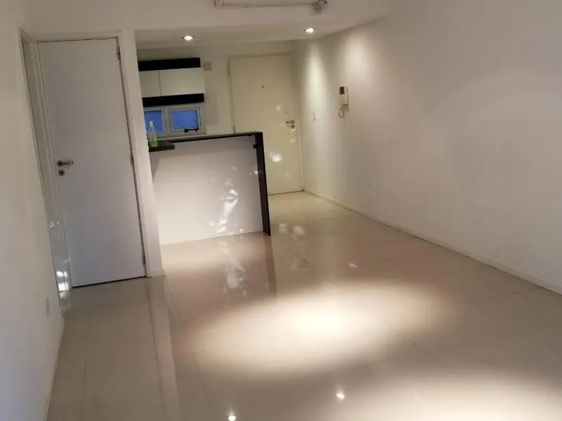 Departamento de 2 ambientes con 1 dormitorio en suite y 2 cocheras en San Isidro