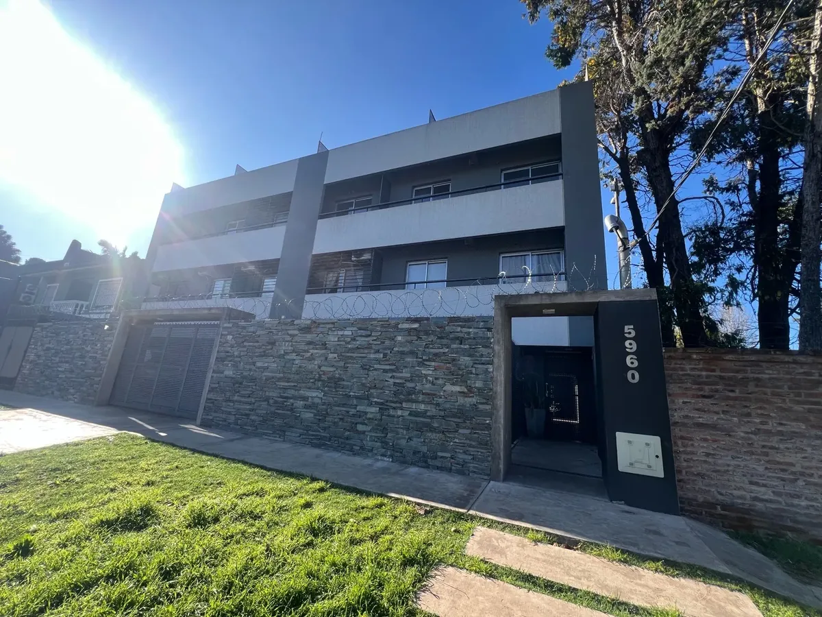 Two-storey two-bedroom apartment in Tigre